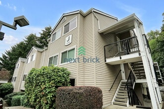 Building Photo - 12040 100th Ave NE