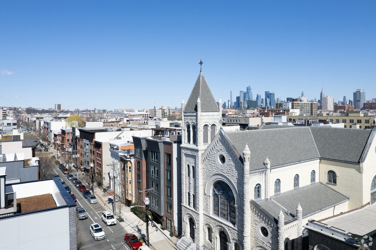 Aerial Photo - 71-73 Monroe St