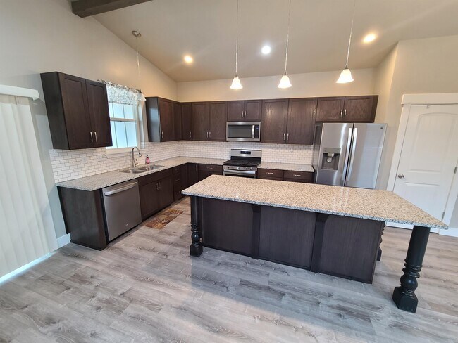 Foto del edificio - 16680 Cabin Lake Ln