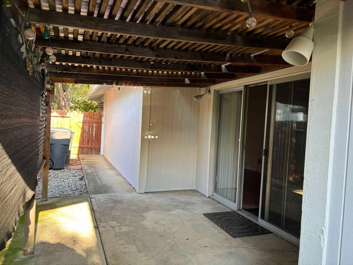 Foto del edificio - 1714 Kent St