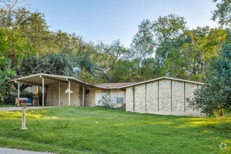 Building Photo - 607 Thrush Ave