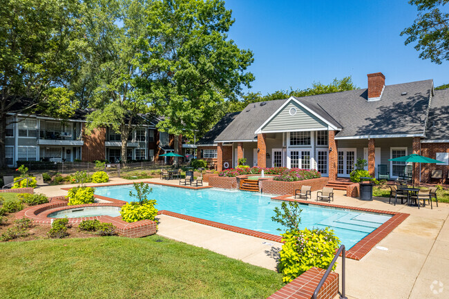 Resort style pool - Willows Apartments