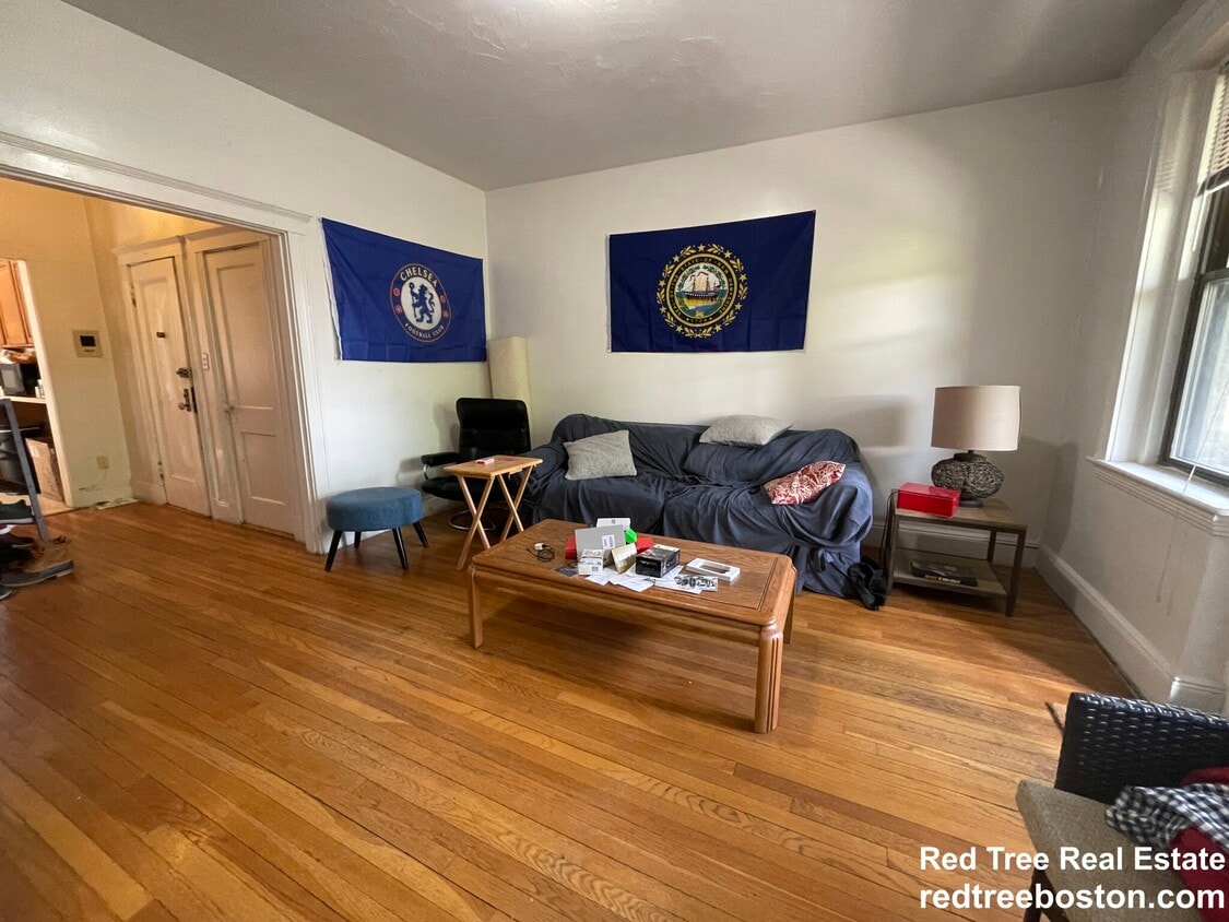 35 Mount Hood Rd Unit 6, Boston, MA 02135 35 Mount Hood Rd Boston, MA