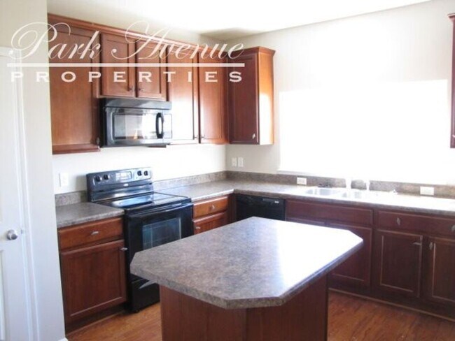 Foto del edificio - 3010 Courtney Creek Blvd