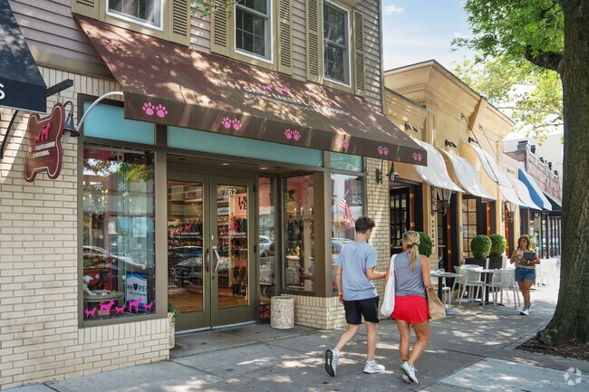 Rye's Purchase Street invites visitors for a delightful wander.