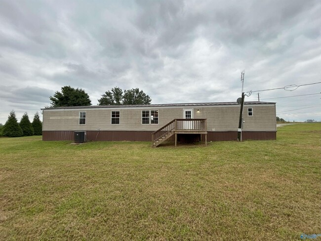 Foto del edificio - 15025 Hobbs Rd