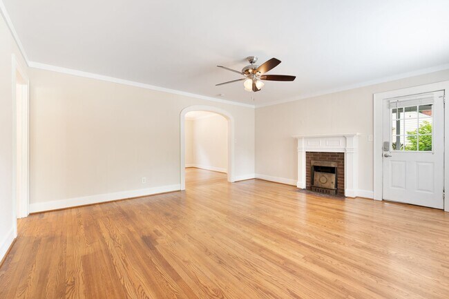 Foto del edificio - Available now! Lovely 3 bed/1 bath Home in...