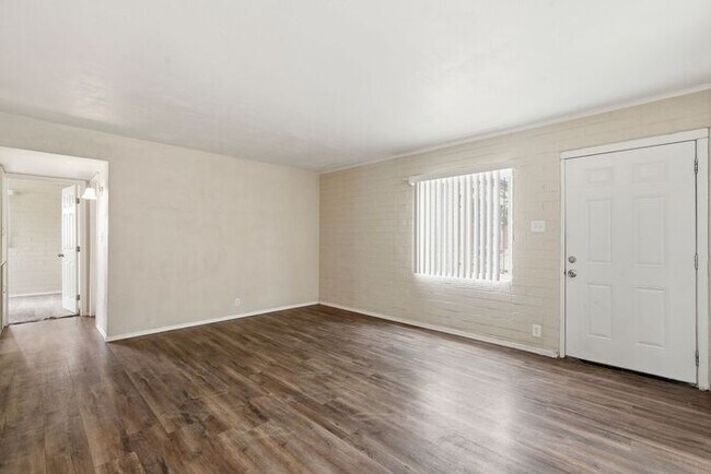 Foto del edificio - 2520 E Cameron Vista