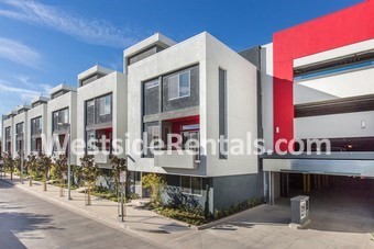 NA - 1901 E 1st St