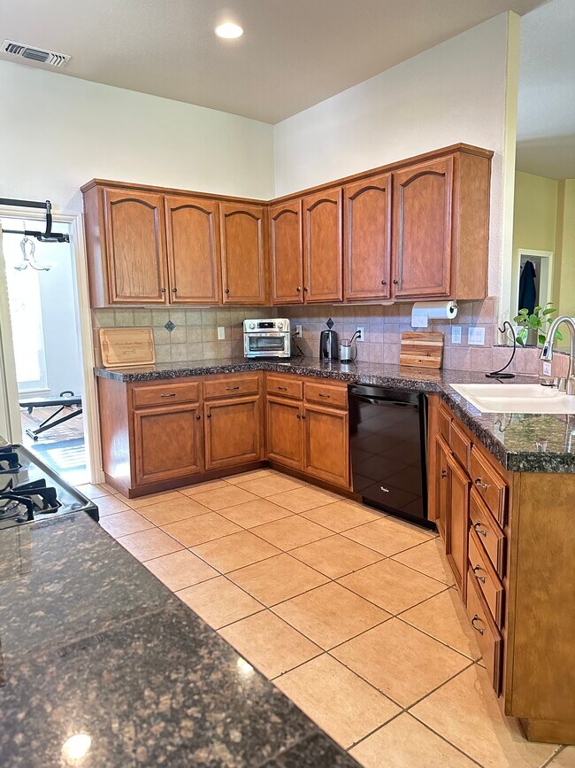Foto del edificio - 11835 Kemper Oaks Ct