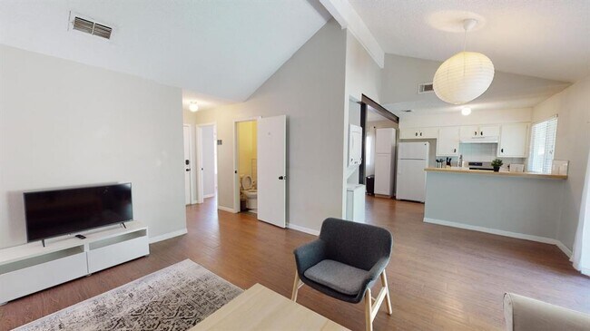 Building Photo - 6109 Glen Meadow Dr