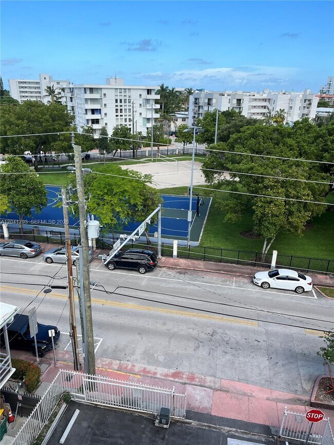 Foto del edificio - 8024 Tatum Waterway Dr