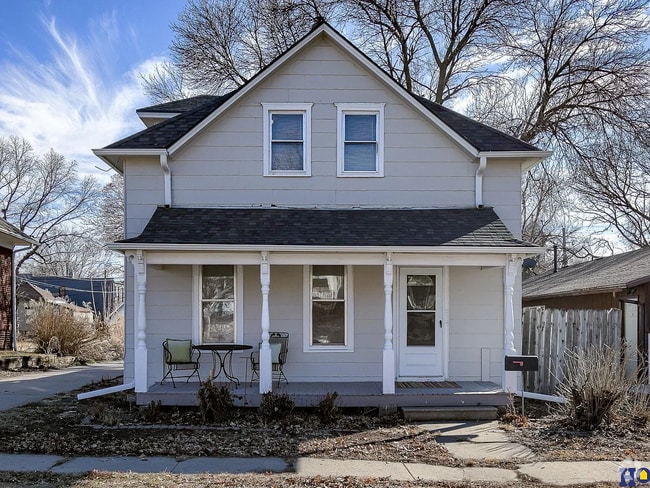 Building Photo - 825 C St