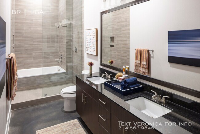 Building Photo - DT East Side Living Walkable to all nightlife