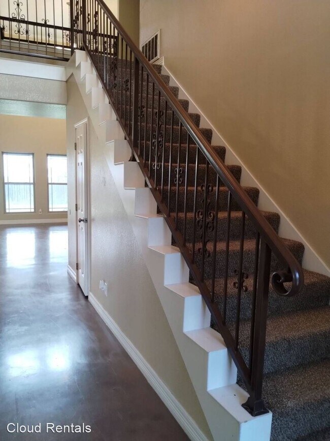 Building Photo - 4 br, 2.5 bath House - 118 Gehler Circle