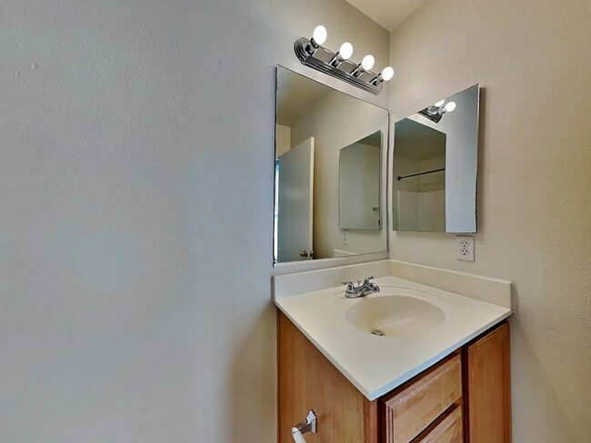 Foto del edificio - 2444 W Mobile Ln