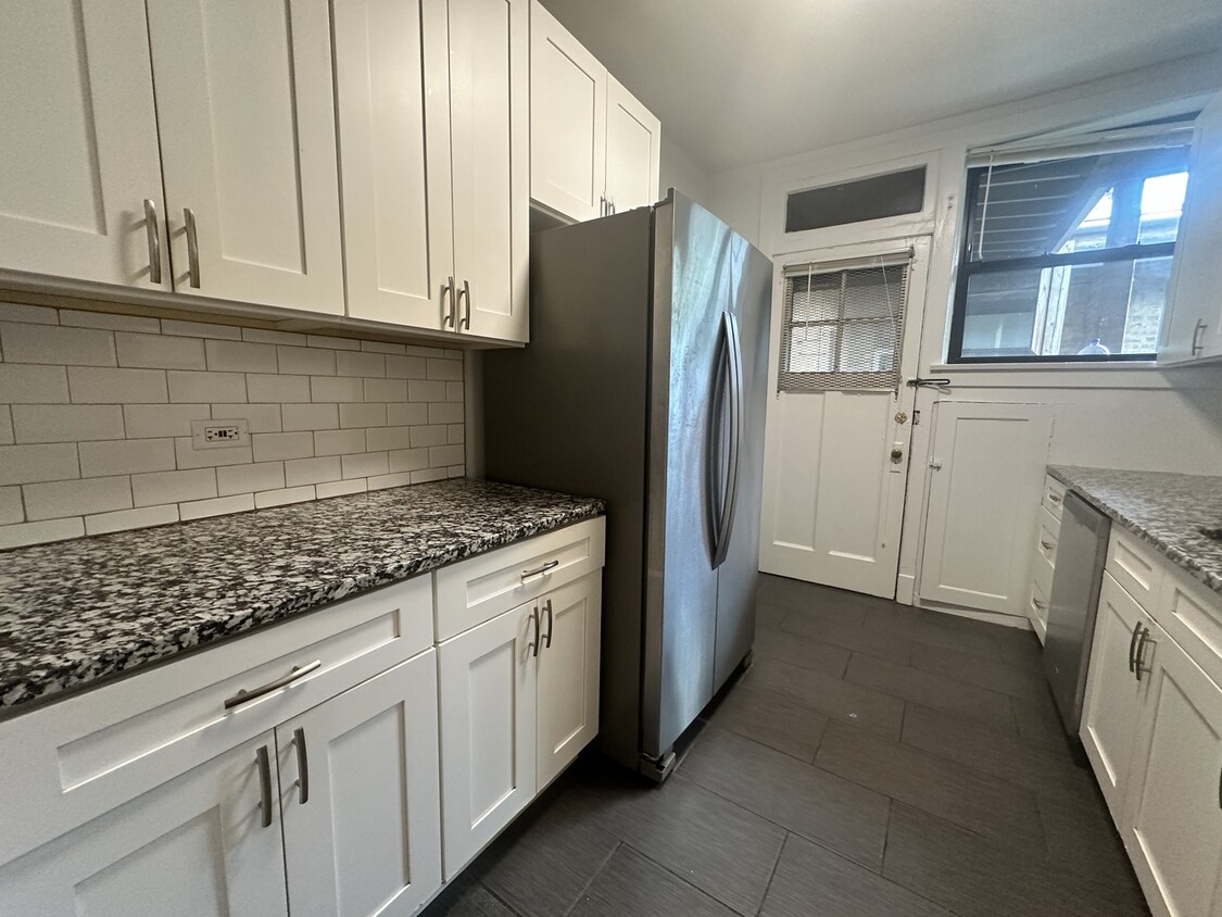 Primary Photo - 2230 Sherman Ave
