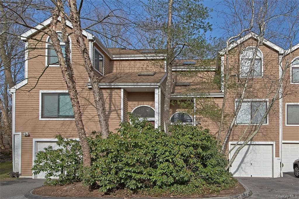 129 Bayberry Cl, Chappaqua, NY 10514 Condo for Rent in Chappaqua, NY