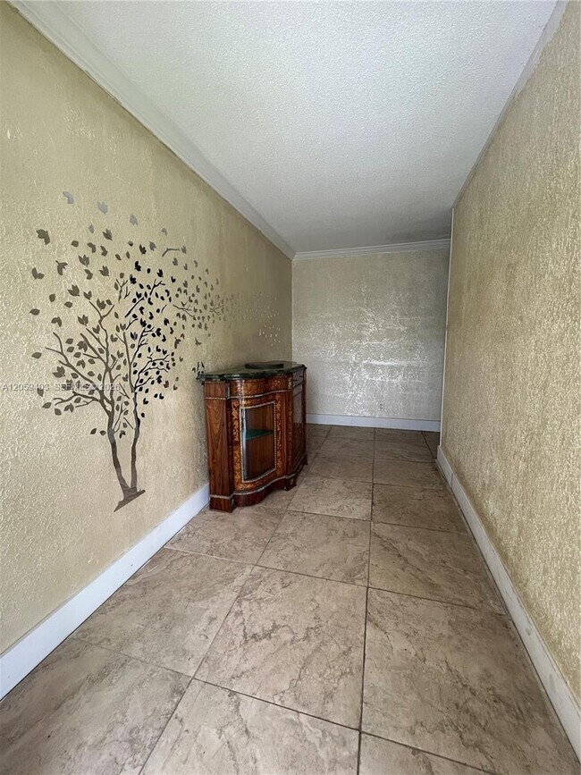 Foto del edificio - 5710 NW 64th Way