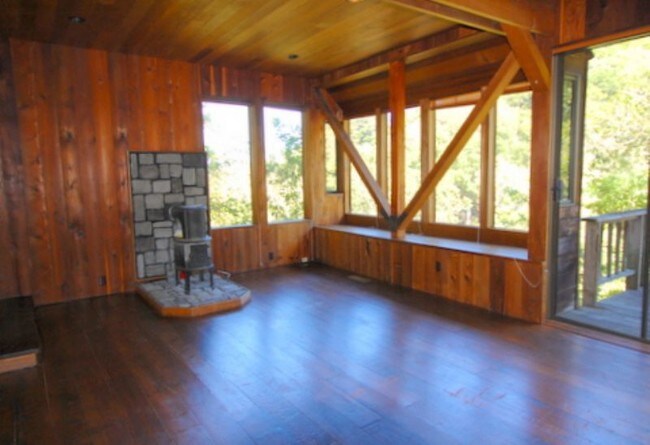 Building Photo - 47 Madrone Park Cir