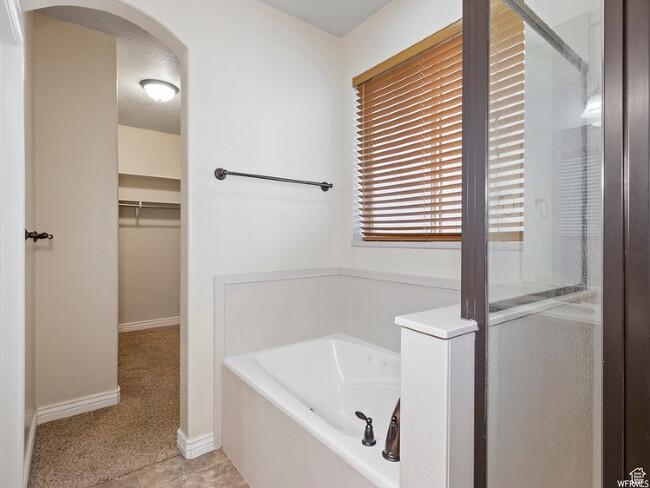 Master Bath - 2827 W Bear Ridge Way