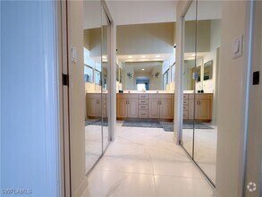 Building Photo - 8220 Ibis Cove Cir