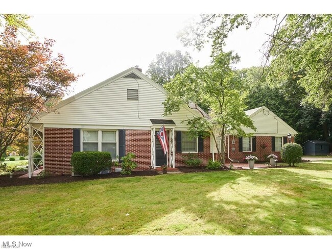 Building Photo - 2468 Ridgewood Rd
