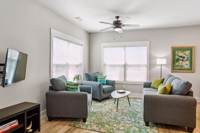 Photo - 801 Coles Ferry Pike Townhome