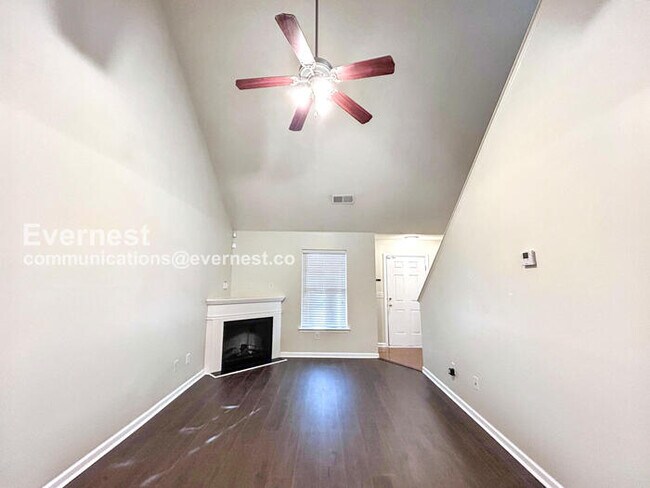 Foto del edificio - 3039 Broadleaf Trail Rd