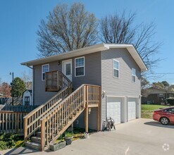 Building Photo - 8805 Farmington Dr
