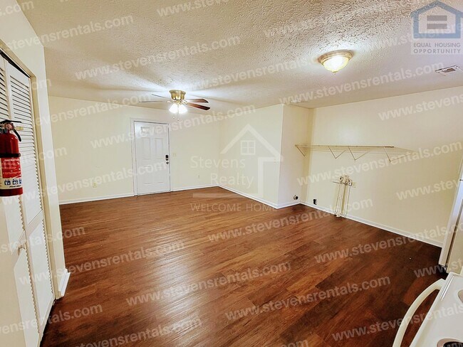 Foto del edificio - 844 Bybee Branch Rd