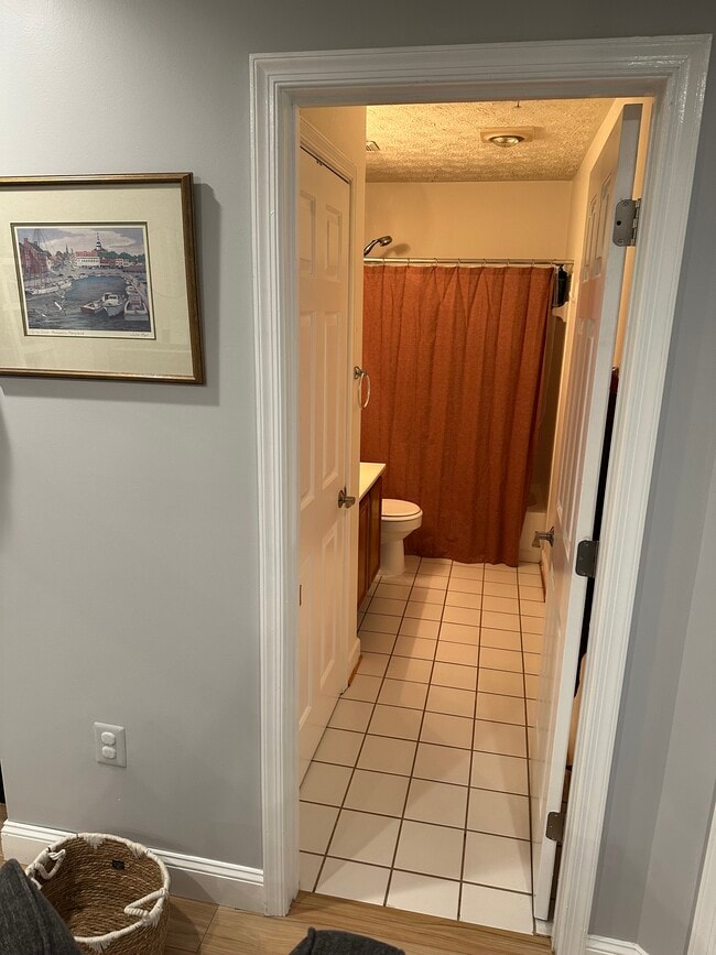 Building Photo - 609 Admiral Dr