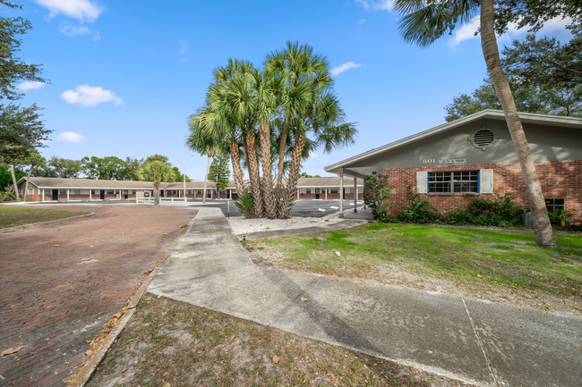 Building Photo - Eagle Crest Apartments