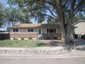 Building Photo - 2915 Flintridge Way