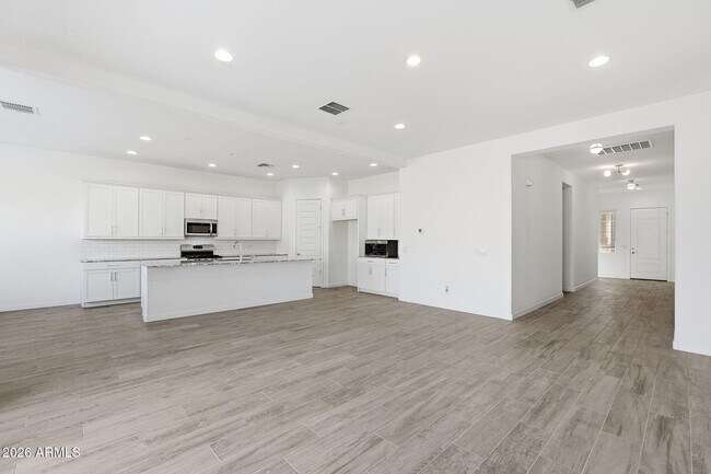 Building Photo - 204 E Taurus Pl