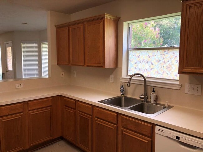 Building Photo - 22522 Holly Lake Dr