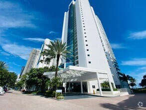 Building Photo - 16445 Collins Ave