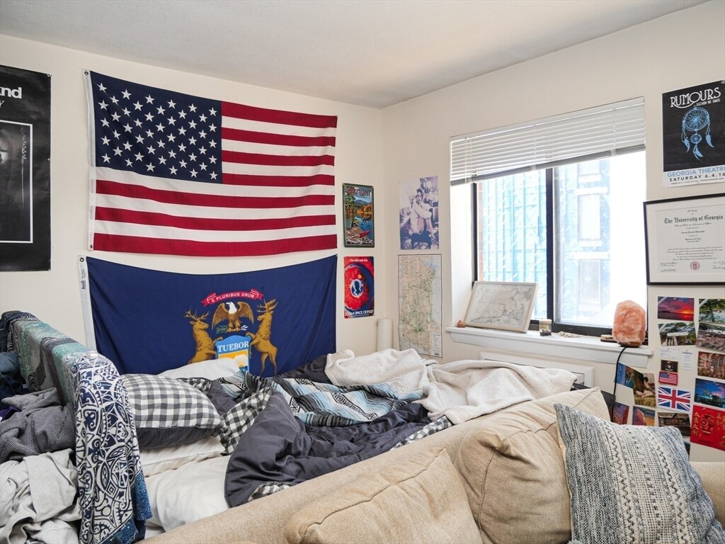 Foto del edificio - 1027 Commonwealth Ave