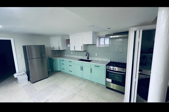 Building Photo - 8337 Charlecote Rdg