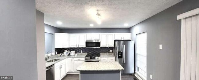 Building Photo - 12346 Sweetbriar Pl