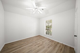 Building Photo - 2415 Wyckchester Dr