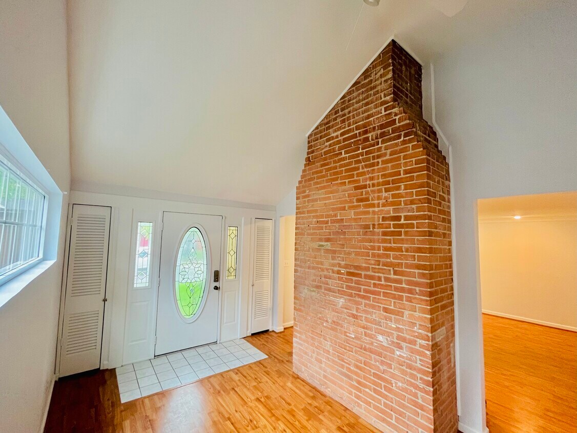 Entry - 4203 Camden Ave