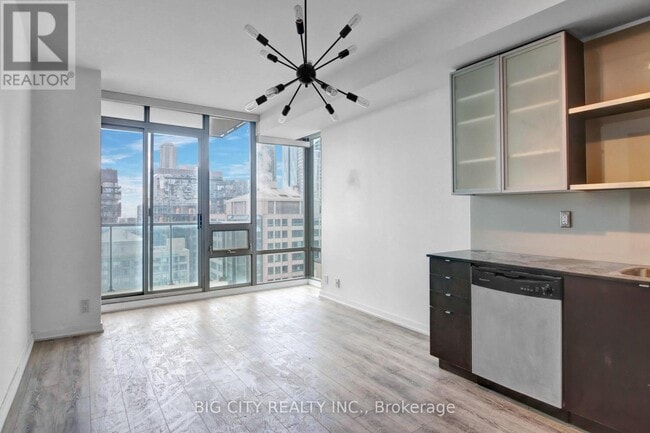 Building Photo - 33 Lombard St