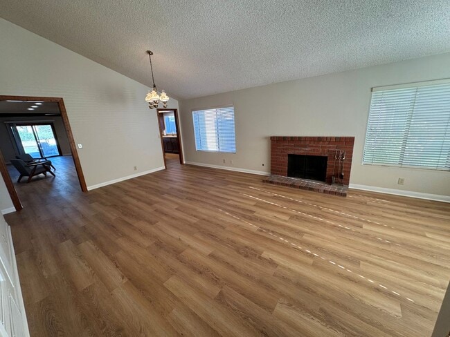 Foto del edificio - Spacious Central Ventura Home