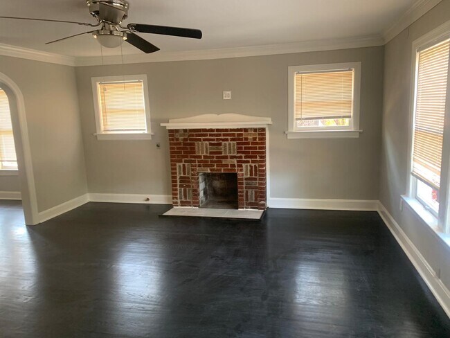 Foto del edificio - 136 Glendale St