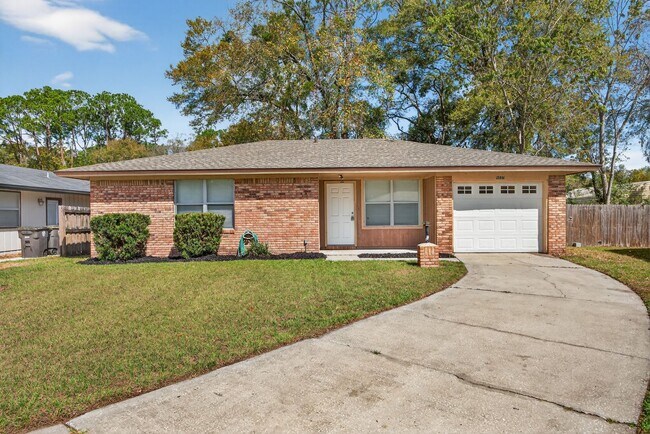 Building Photo - Nice family home!