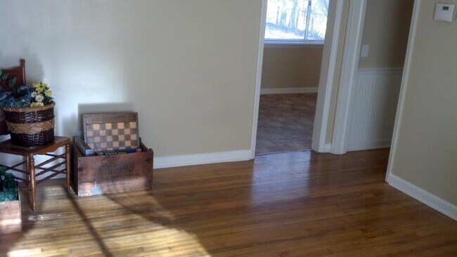 Foto del edificio - 4520 Rolling Hill Dr