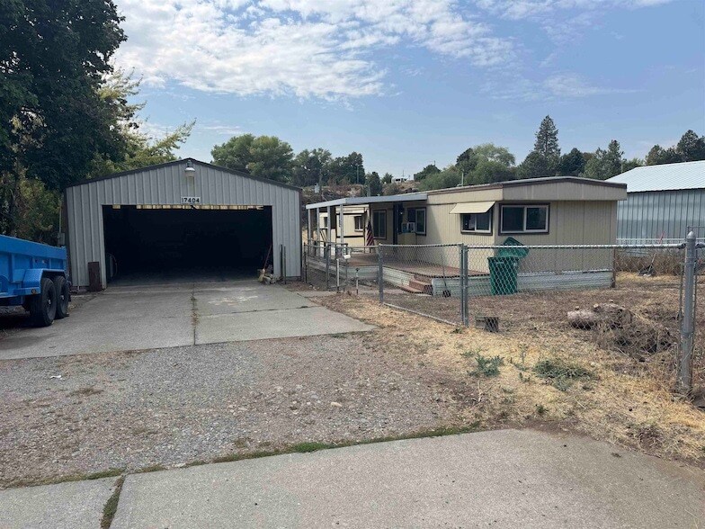 Primary Photo - 17404 E 6th Ave