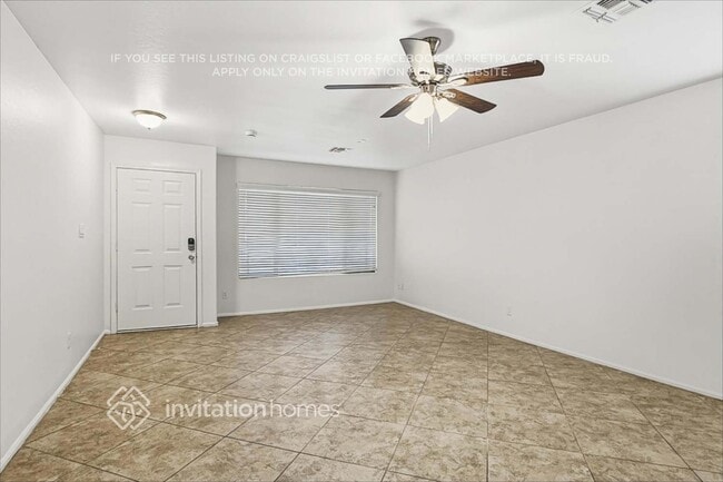 Building Photo - 13127 W Port Royale Ln
