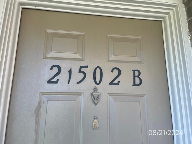 Building Photo - 21503 Millhouse Ct